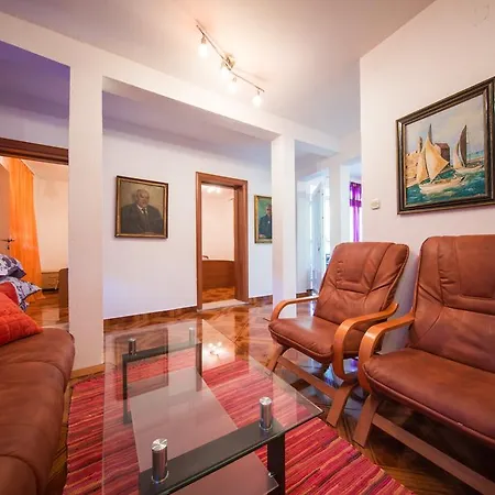 Nikola Vidović Apartament Komiža