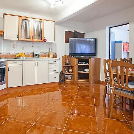 Nikola Vidovic Apartment Komiza