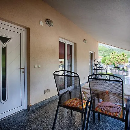 Apartment Nikola Vidovic *