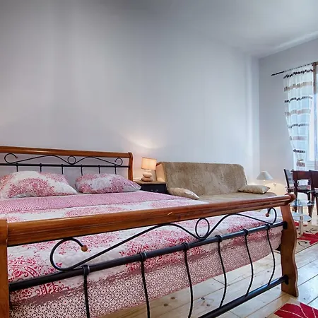 Apartman Nikola Vidovic *