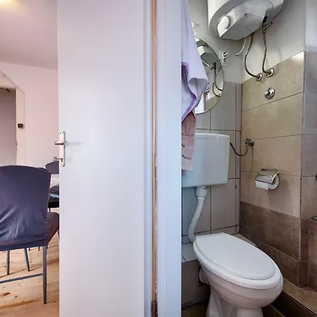 Apartment Nikola Vidovic Komiza